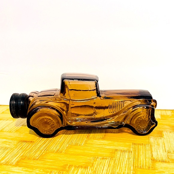 Vintage Avon Sterling six tribute after shave 7fl oz bottle. - Picture 1 of 5